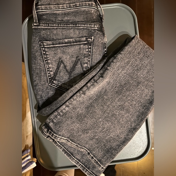 High Waisted Runaway - Picture 2 of 4